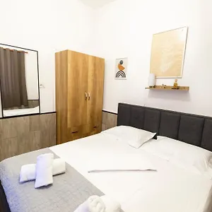 Appartement Tiny Cute Near The Center - 5 Min Walk, Tirana